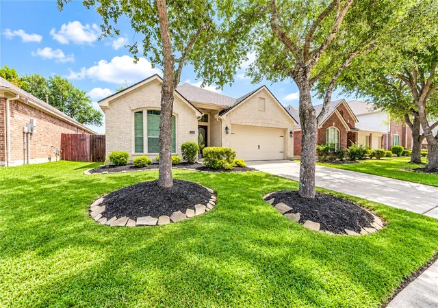 Photo 3 of Single family home for sale at 13401 Highland Lake Ln, Pearland, TX 77584 | MLS# 54463345 | Listing updated on 2026-10-09