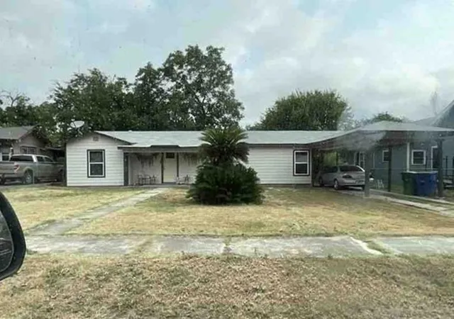 Single family home for sale at 321 E Mayfield Blvd, San Antonio, TX 78214 | MLS# 26133204
