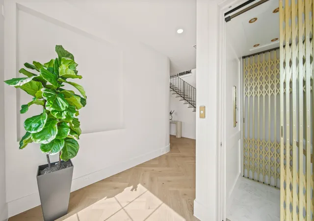 Photo 3 of Single family home for sale at 4707 Sunset Cir, Sugar Land, TX 77479 | MLS# 30042802 | Listing updated on 2026-10-07