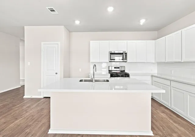Photo 3 of Single family home for sale at 202 Orchard Laurel Dr, Alvin, TX 77511 | MLS# 4215019 | Listing updated on 2026-09-18