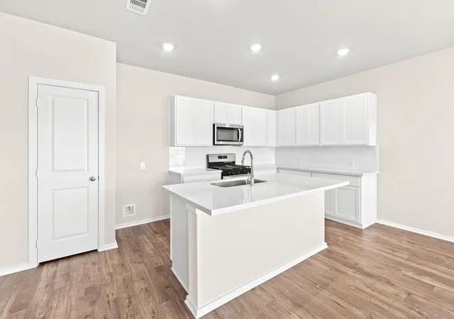 Photo 3 of Single family home for sale at 202 Orchard Laurel Dr, Alvin, TX 77511 | MLS# 4215019 | Listing updated on 2026-10-10