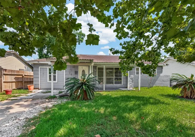 Photo 1 of Single family home for sale at 10601 Ambursen St, Houston, TX 77034 | MLS# 24291503 | Listing updated on 2026-09-16