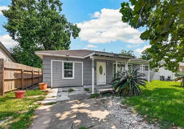 Photo 2 of Single family home for sale at 10601 Ambursen St, Houston, TX 77034 | MLS# 24291503 | Listing updated on 2026-09-16