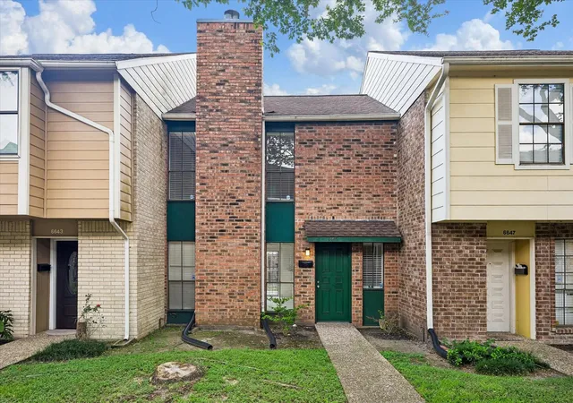 Photo 1 of Townhouse for sale at 6645 Wanda Ln, Houston, TX 77074 | MLS# 59256859 | Listing updated on 2026-09-16