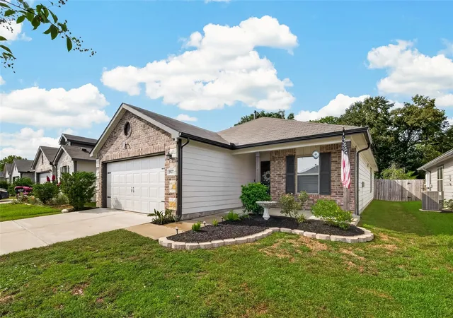 Photo 2 of Single family home for sale at 18622 Scarlet Meadow Ln, Tomball, TX 77377 | MLS# 59410212 | Listing updated on 2026-10-08