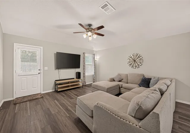 Photo 4 of Single family home for sale at 18622 Scarlet Meadow Ln, Tomball, TX 77377 | MLS# 59410212 | Listing updated on 2026-10-08