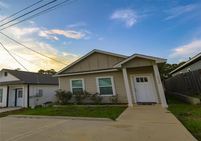 Photo 2 of Single family home for sale at 16948 W Dounreay St, Montgomery, TX 77316 | MLS# 84566781 | Listing updated on 2026-09-11