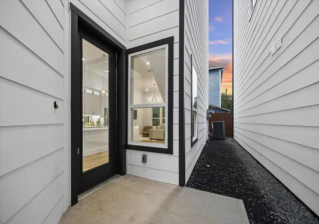 Photo 2 of Single family home for sale at 118 Velasco St, Houston, TX 77003 | MLS# 32631964 | Listing updated on 2026-09-25