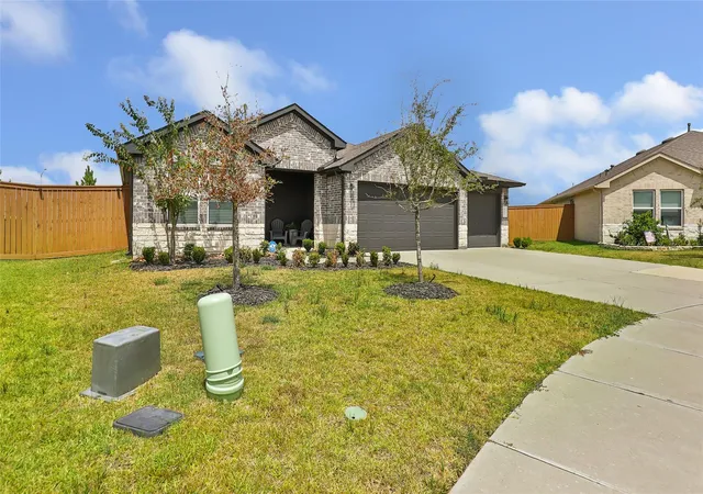 Photo 2 of Single family home for sale at 427 Blanco Ln, Dayton, TX 77535 | MLS# 31048802 | Listing updated on 2026-09-02