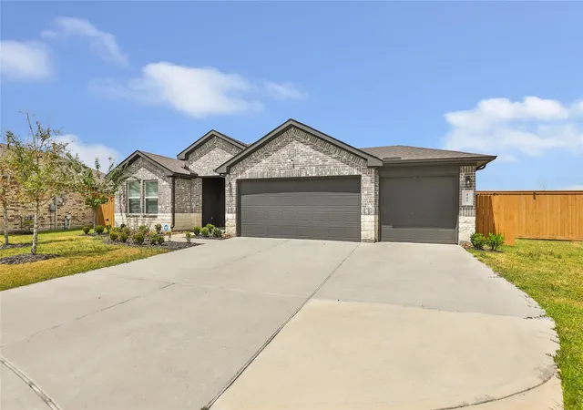Photo 2 of Single family home for sale at 427 Blanco Ln, Dayton, TX 77535 | MLS# 31048802 | Listing updated on 2026-09-02