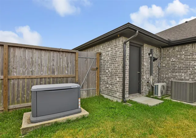 Photo 3 of Single family home for sale at 427 Blanco Ln, Dayton, TX 77535 | MLS# 31048802 | Listing updated on 2026-09-02
