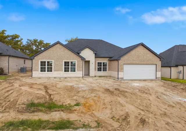 Photo 1 of Single family home for sale at 2004 Lola Ln, Bryan, TX 77807 | MLS# 48154370 | Listing updated on 2026-09-24
