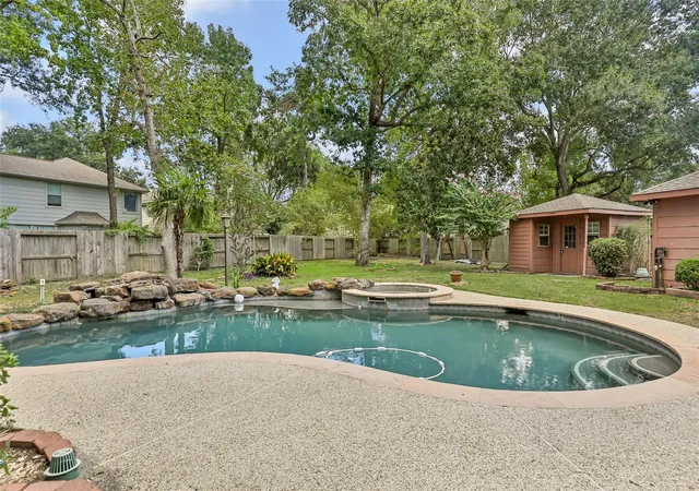 Photo 2 of Single family home for sale at 2010 Trl Water Ct, Kingwood, TX 77339 | MLS# 44691909 | Listing updated on 2026-09-23