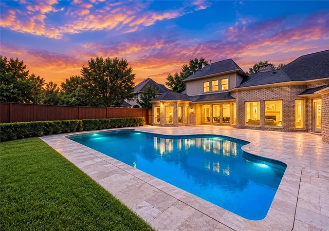 Photo 3 of Sale Pending at 807 Spear Point Cvs, Houston, TX 77079 | MLS# 9451106 | Listing updated on 2026-09-15