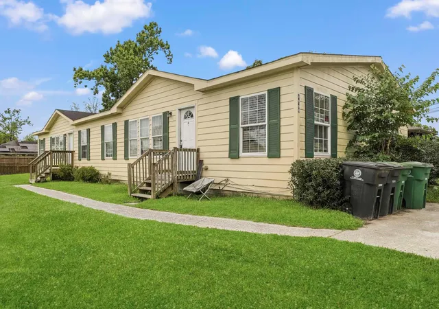 Photo 2 of Multi family home for sale at 7446 Weyburn St, Houston, TX 77028 | MLS# 9022422 | Listing updated on 2026-10-09
