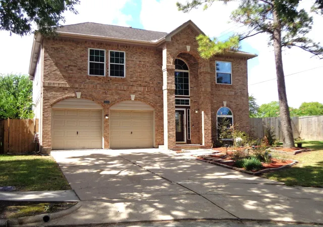 Photo 1 of Single family home for sale at 1602 Emerald Lake Ct, Houston, TX 77062 | MLS# 58128461 | Listing updated on 2026-09-26