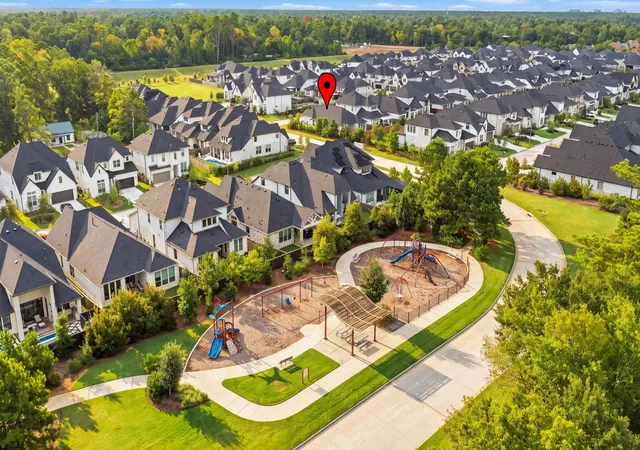 Photo 38 of Single family home for sale at 8143 Fenway Heights Dr, The Woodlands, TX 77389 | MLS# 38730367 | Listing updated on 2026-09-06