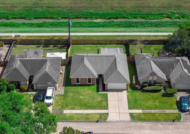 Photo 3 of Single family home for sale at 14219 Swanfield Dr, Houston, TX 77083 | MLS# 36616401 | Listing updated on 2026-09-01