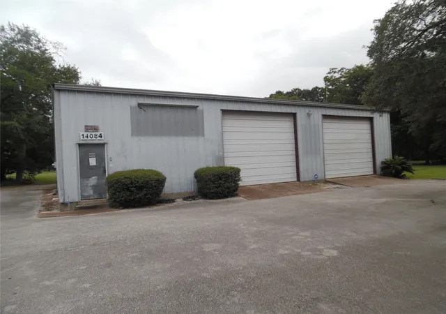 Land for sale at 14084 Highway 6, Santa Fe, TX 77517 | MLS# 6505945
