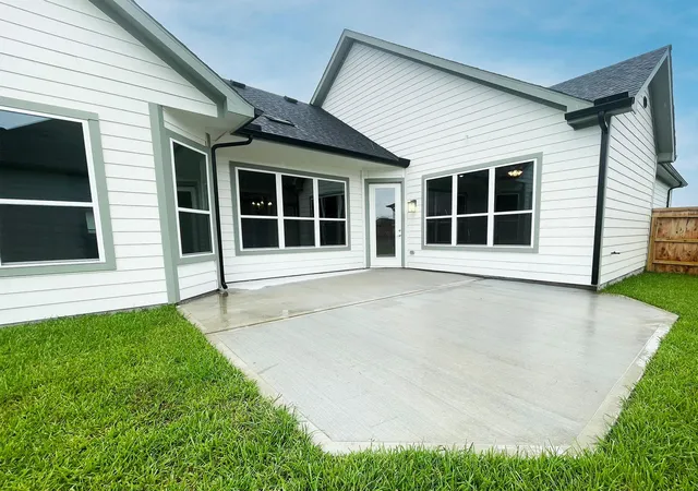 Photo 3 of Sale Pending at 23602 Golden Birch, Tomball, TX 77375 | MLS# 29614713 | Listing updated on 2026-09-01