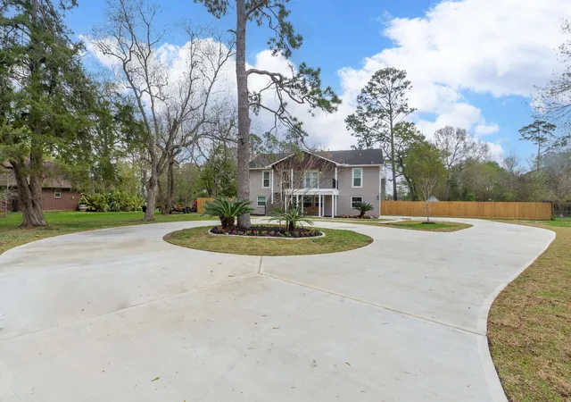 Photo 1 of Single family home for sale at 4509 Country Clb Dr, Dickinson, TX 77539 | MLS# 70440691 | Listing updated on 2026-09-06