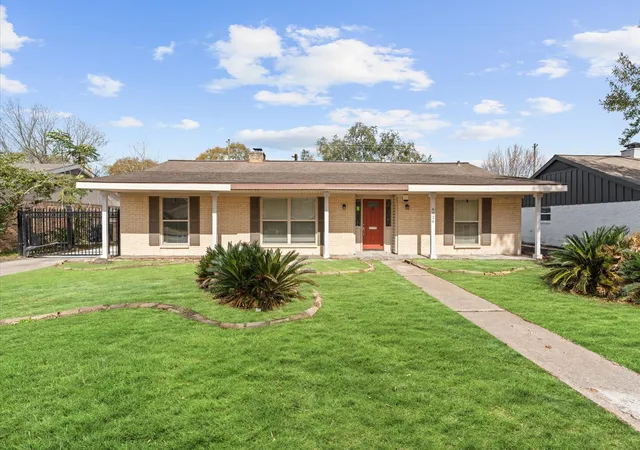 Photo 1 of Single family home for sale at 6026 Mcknight St, Houston, TX 77035 | MLS# 52014151 | Listing updated on 2026-09-15