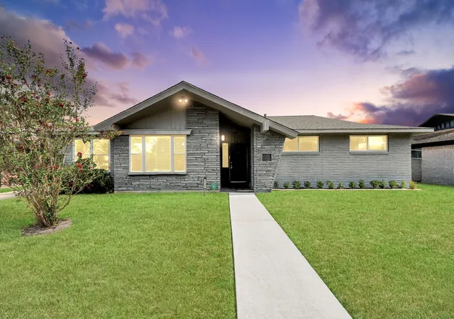 Photo 1 of Single family home for sale at 4038 Mischire Dr, Houston, TX 77025 | MLS# 10040134 | Listing updated on 2026-09-27