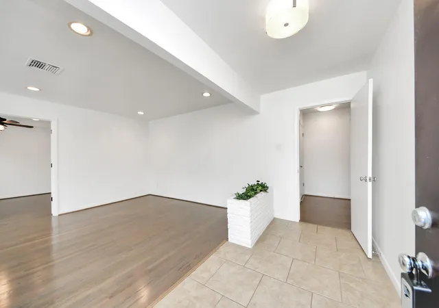 Photo 2 of Single family home for sale at 4038 Mischire Dr, Houston, TX 77025 | MLS# 10040134 | Listing updated on 2026-09-27