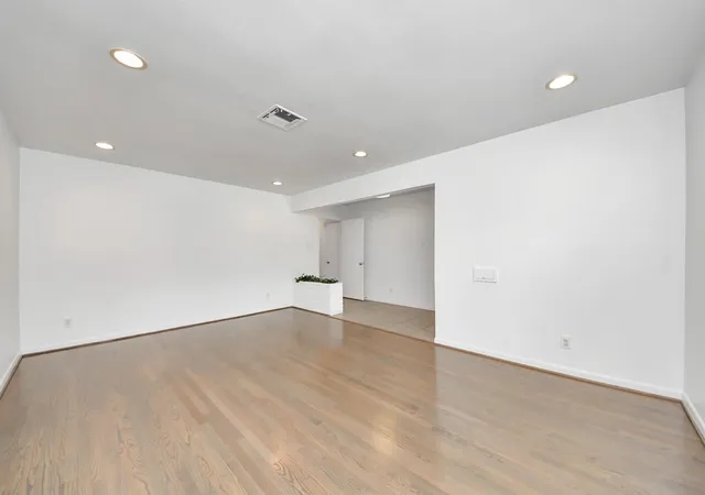 Photo 3 of Single family home for sale at 4038 Mischire Dr, Houston, TX 77025 | MLS# 10040134 | Listing updated on 2026-09-27