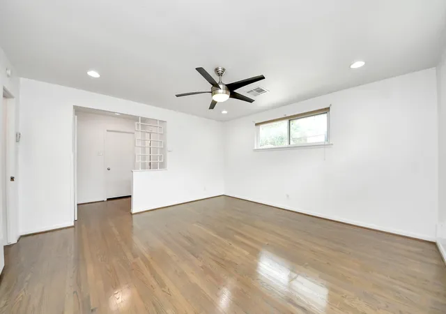 Photo 4 of Single family home for sale at 4038 Mischire Dr, Houston, TX 77025 | MLS# 10040134 | Listing updated on 2026-09-27
