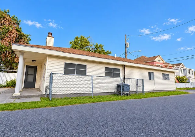 Photo 1 of Single family home for sale at 1510 24th Street, Galveston, TX 77550 | MLS# 15359624 | Listing updated on 2026-09-25