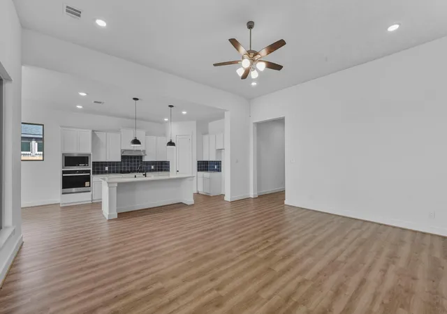Photo 4 of Single family home for sale at 721 Cross Timbers Tr, Waller, TX 77484 | MLS# 89472541 | Listing updated on 2026-09-25