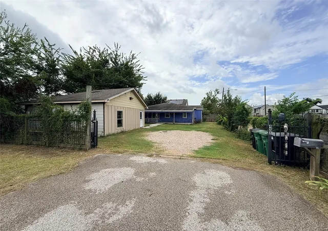 Photo 1 of Single family home for sale at 4602 Nichols St, Houston, TX 77020 | MLS# 91069846 | Listing updated on 2026-09-10