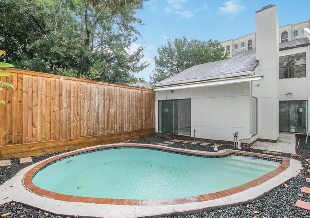 Photo 2 of Sale Pending at 1735 Norfolk St, Houston, TX 77098 | MLS# 9064099 | Listing updated on 2026-10-04