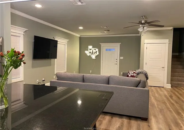 Photo 4 of Single family home for sale at 1637 Park Pl, College Station, TX 77840 | MLS# 26781700 | Listing updated on 2026-09-26