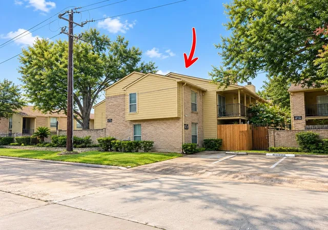 Photo 1 of Condo for sale at 700 Thicket Ln #602, Houston, TX 77079 | MLS# 38818966 | Listing updated on 2026-09-23