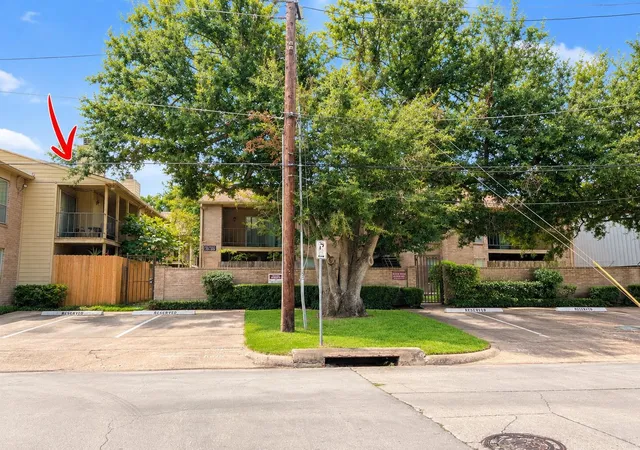 Photo 2 of Condo for sale at 700 Thicket Ln #602, Houston, TX 77079 | MLS# 38818966 | Listing updated on 2026-09-23