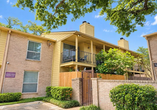 Photo 3 of Condo for sale at 700 Thicket Ln #602, Houston, TX 77079 | MLS# 38818966 | Listing updated on 2026-09-23