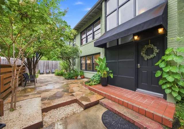 Photo 3 of Sale Pending at 1703 Albans Rd, Houston, TX 77005 | MLS# 26850330 | Listing updated on 2026-10-02