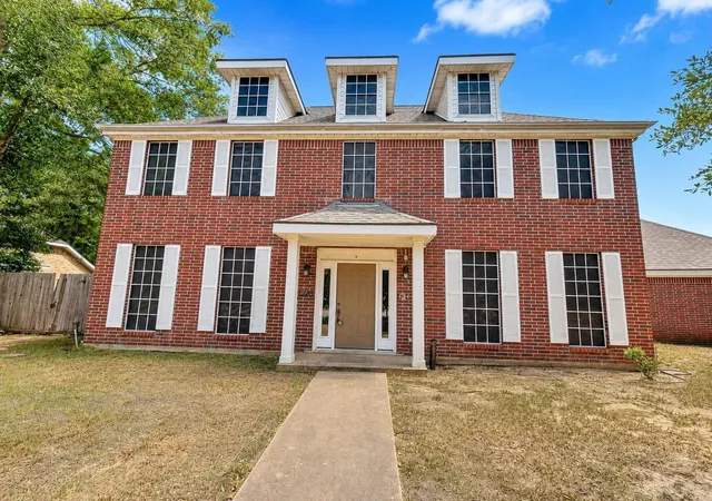 Photo 2 of Single family home for sale at 13402 Balcrest Dr, Houston, TX 77070 | MLS# 36488002 | Listing updated on 2026-09-19