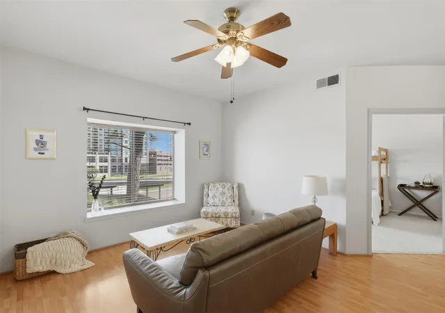 Listing Photo 4 - Condo for sale in building located at 2213 S Braeswood Blvd, Houston, TX 77030 - Unit #12E