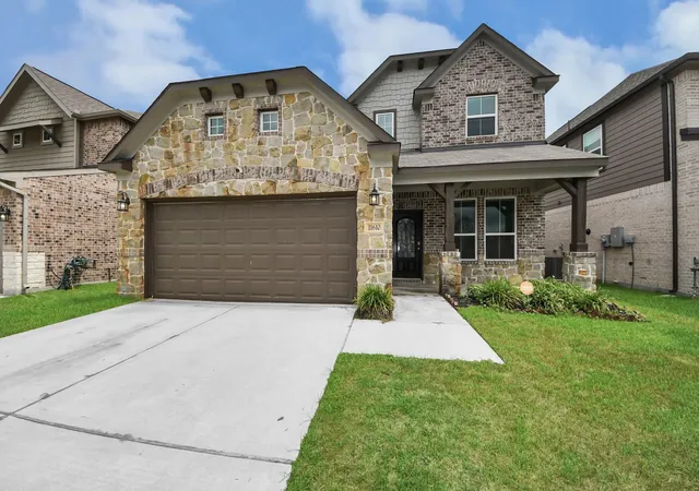 Photo 1 of Single family home for sale at 11610 Glossy Oak Ln, Houston, TX 77066 | MLS# 94244233 | Listing updated on 2026-09-15