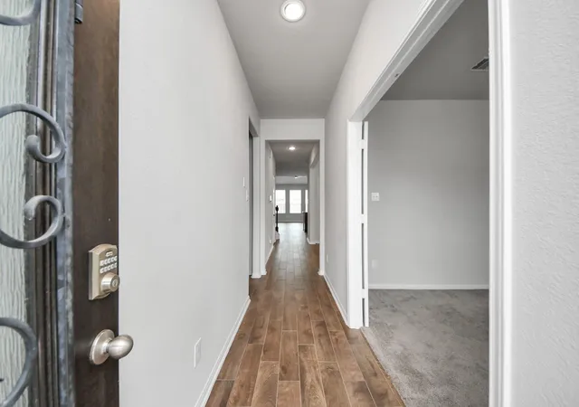 Photo 3 of Single family home for sale at 11610 Glossy Oak Ln, Houston, TX 77066 | MLS# 94244233 | Listing updated on 2026-09-15
