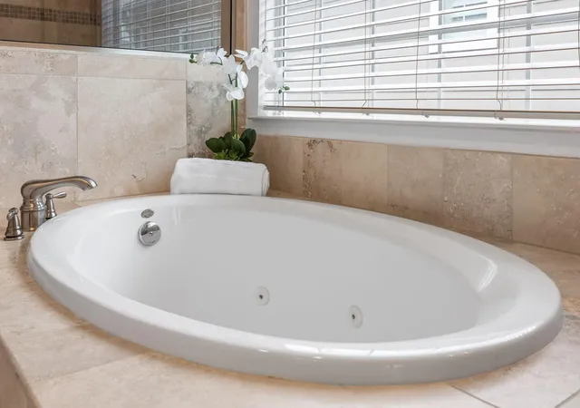 Photo 4 of Townhouse for sale at 1331 W 24th Street #D, Houston, TX 77008 | MLS# 6978542 | Listing updated on 2026-09-17