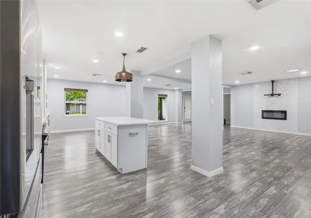 Photo 4 of Single family home for sale at 5347 Rutherglenn Dr, Houston, TX 77096 | MLS# 9204230 | Listing updated on 2026-09-03