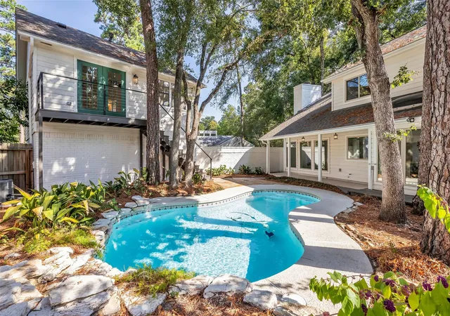 Photo 2 of Single family home for sale at 4 N Autumnwood Way, Spring, TX 77380 | MLS# 55530556 | Listing updated on 2026-09-08