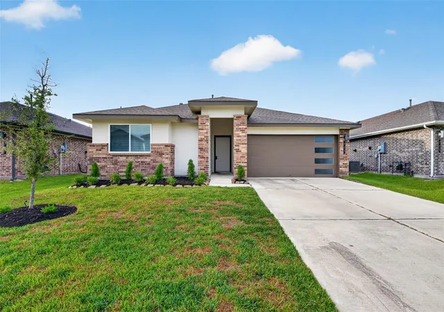 Photo 1 of Sale Pending at 711 Boer Plains Dr, Rosharon, TX 77583 | MLS# 75828407 | Listing updated on 2026-09-25