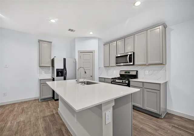 Photo 3 of Sale Pending at 711 Boer Plains Dr, Rosharon, TX 77583 | MLS# 75828407 | Listing updated on 2026-09-25