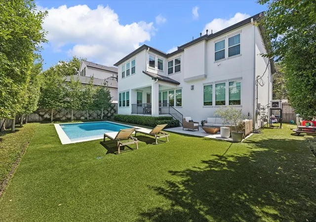 Photo 3 of Sale Pending at 4604 Mimosa Dr, Bellaire, TX 77401 | MLS# 31695354 | Listing updated on 2026-10-03
