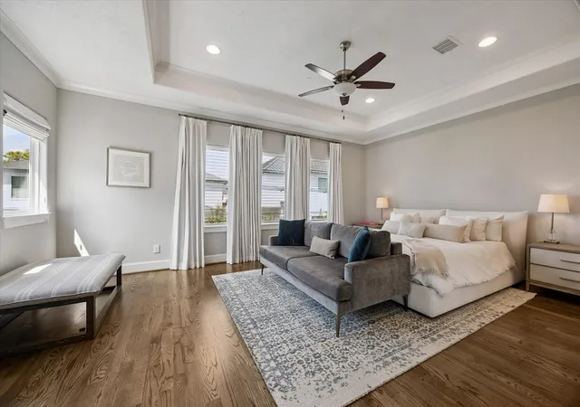 Photo 4 of Sale Pending at 4604 Mimosa Dr, Bellaire, TX 77401 | MLS# 31695354 | Listing updated on 2026-10-03